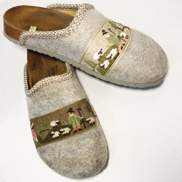 ISO Farm Sheep Windmill Clog - Picture 4 of 4